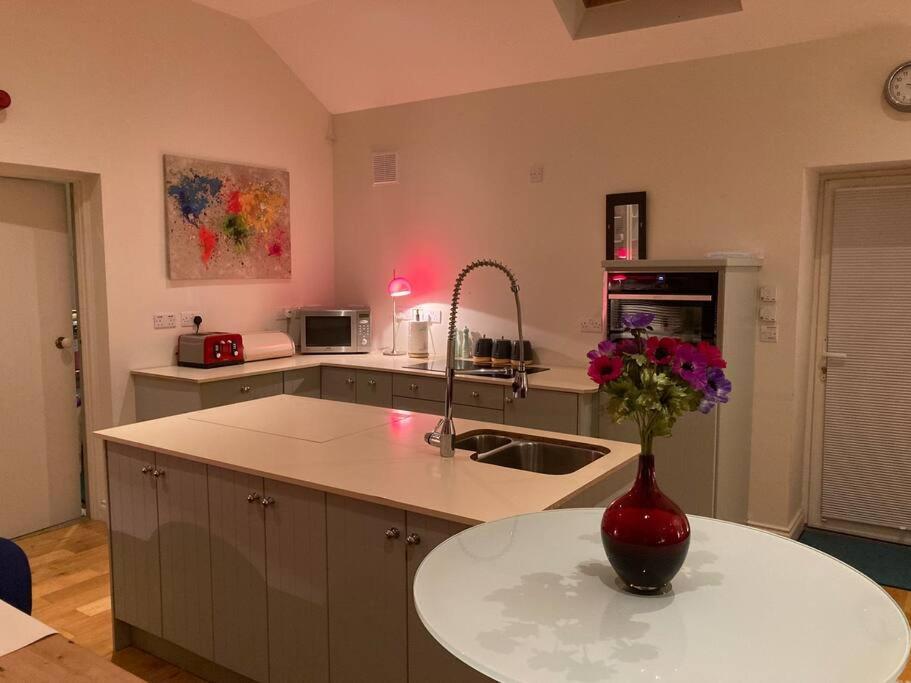 2 Quay Road, Killala. Stunning Sea Front Cottage 외부 사진
